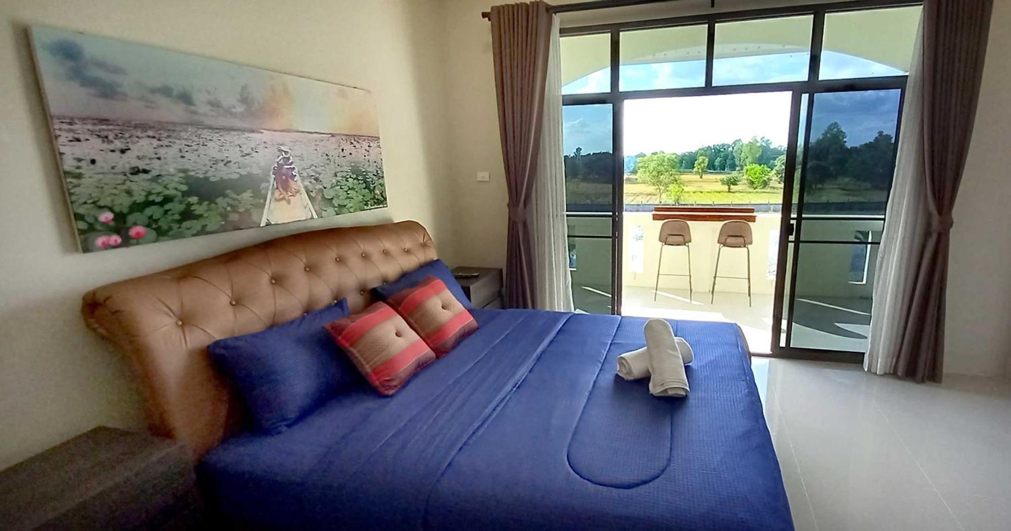 Bua Daeng Homestay Resort Kumphawapi Kültér fotó