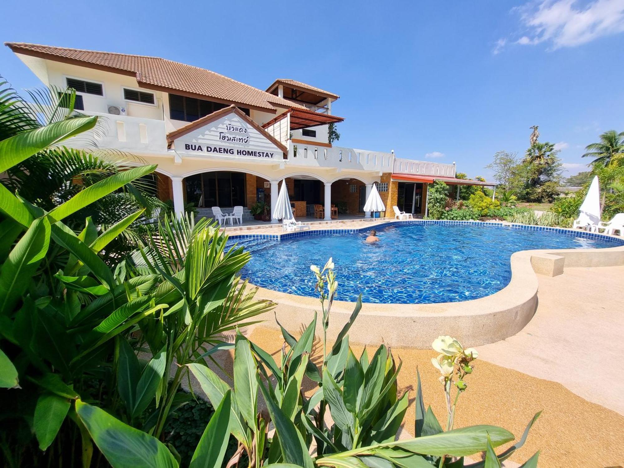 Bua Daeng Homestay Resort Kumphawapi Kültér fotó