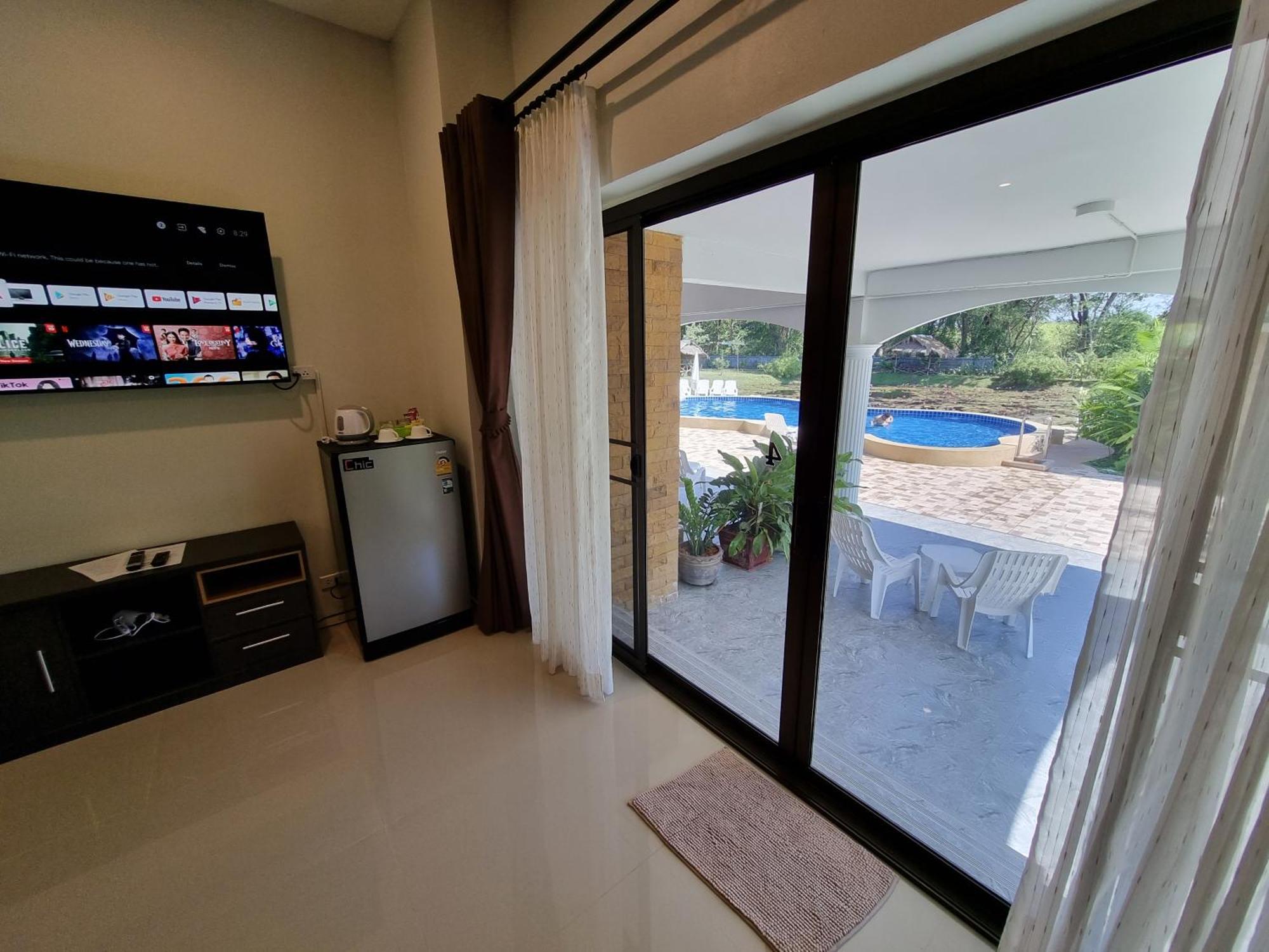 Bua Daeng Homestay Resort Kumphawapi Kültér fotó