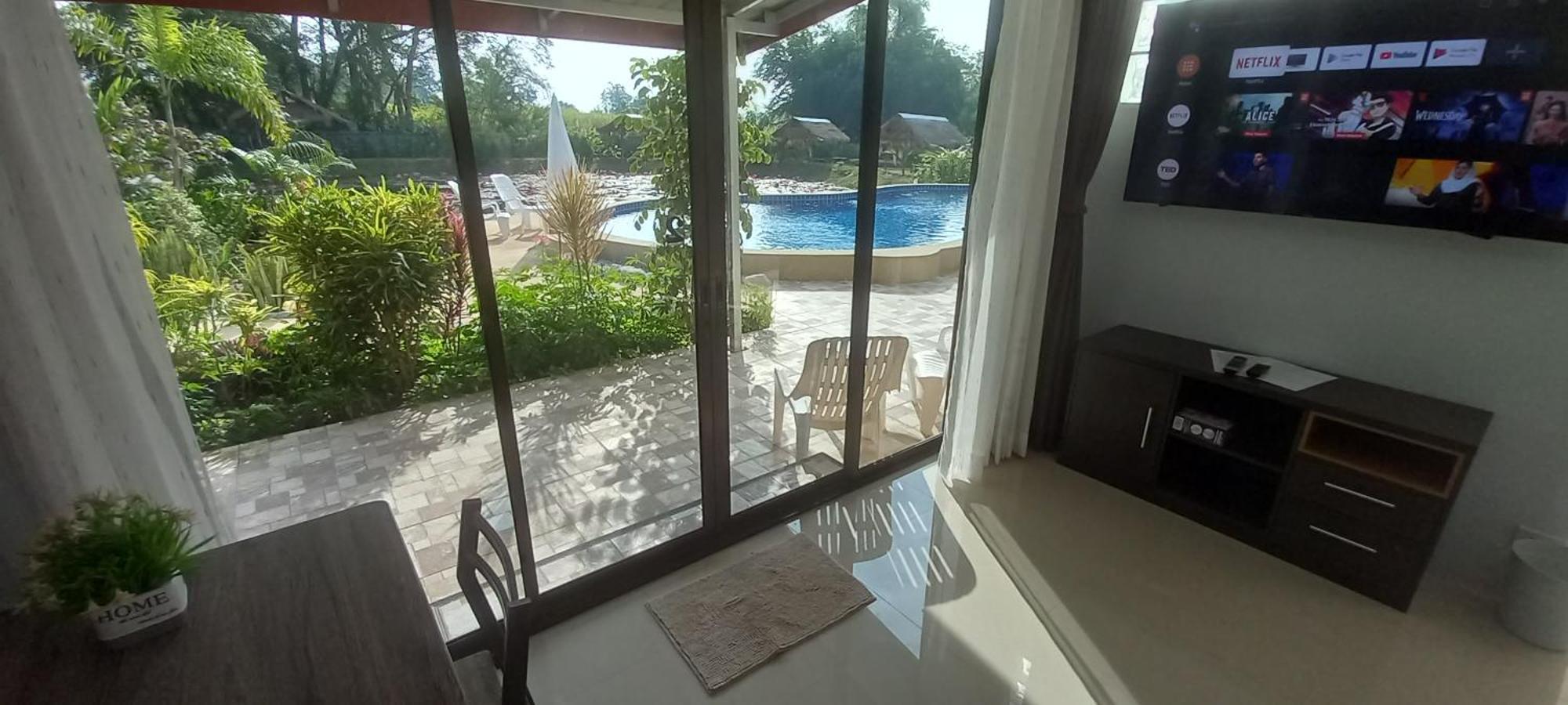 Bua Daeng Homestay Resort Kumphawapi Kültér fotó