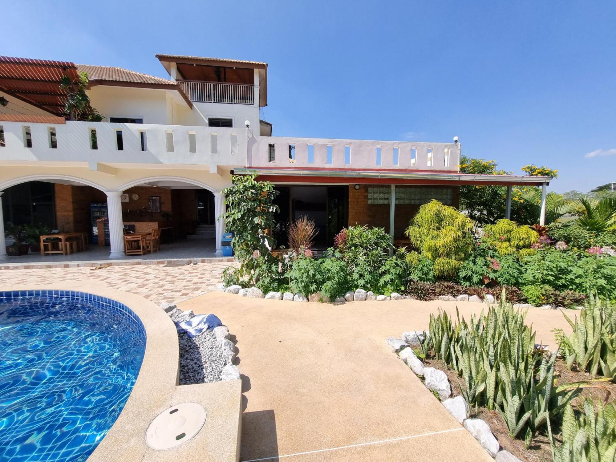 Bua Daeng Homestay Resort Kumphawapi Kültér fotó