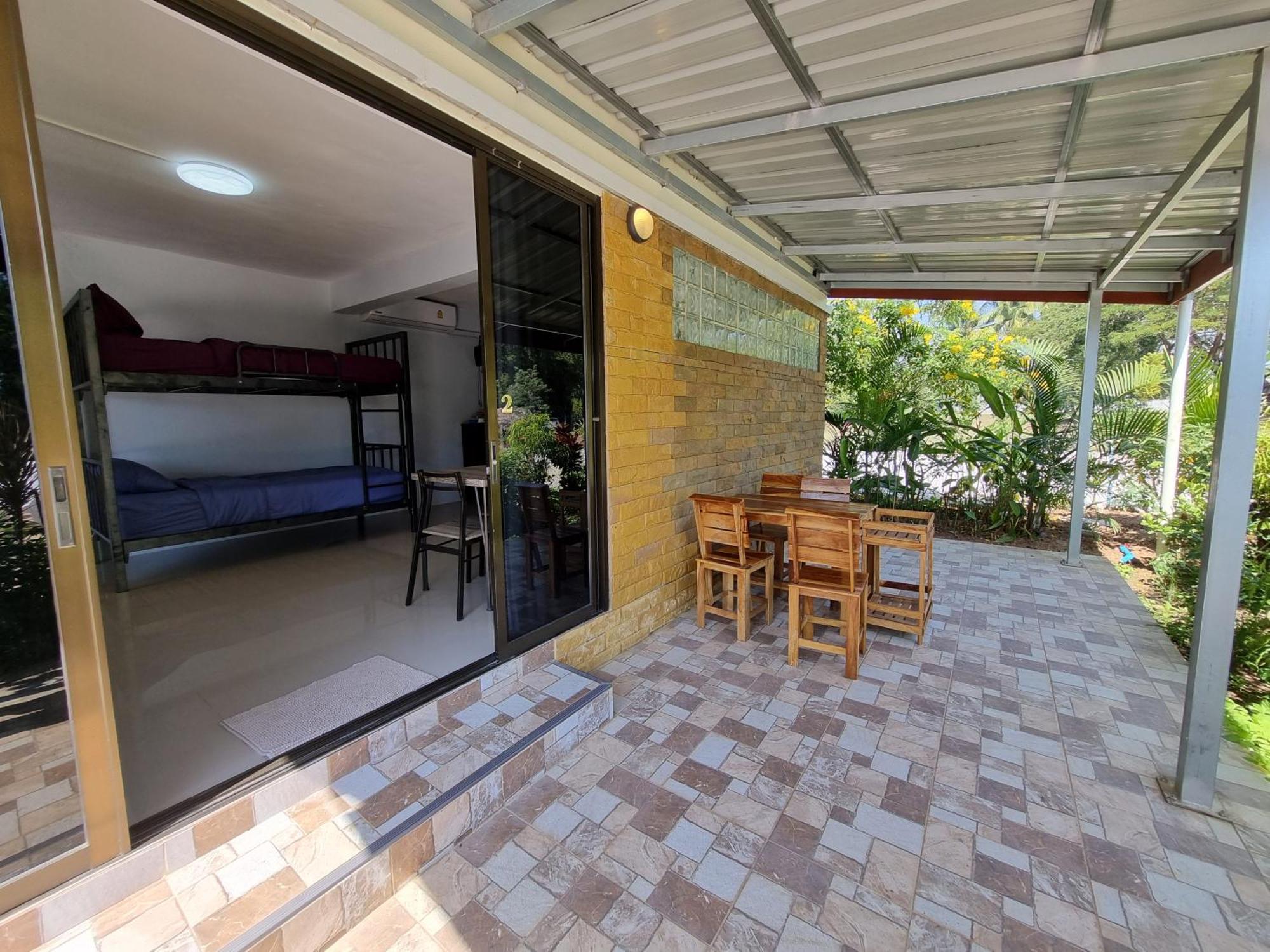 Bua Daeng Homestay Resort Kumphawapi Kültér fotó